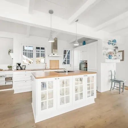 Gorgeous Thatched Holiday With A Fantastic Location - 1027 * Ringkøbing